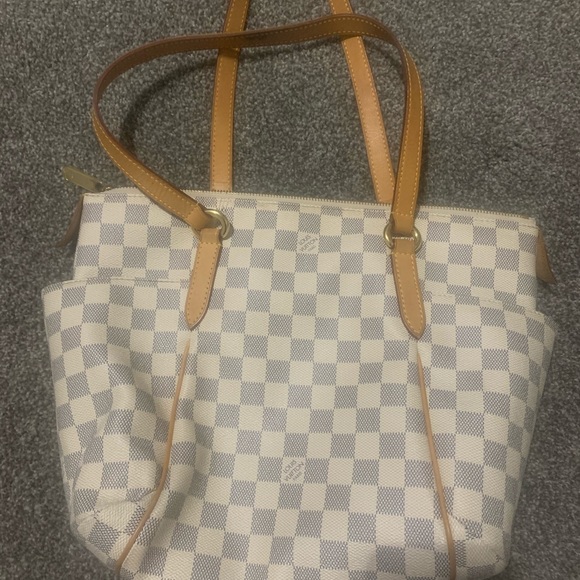 Additional pictures of Louis Vuitton Totally - Picture 6 of 10